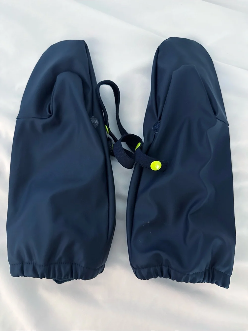 Helly Hansen Bergen waterpDark Navy Kids Waterproof Mittens with Connector Strap
